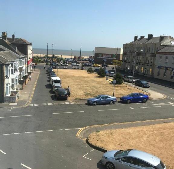 فندق Willows Guest House