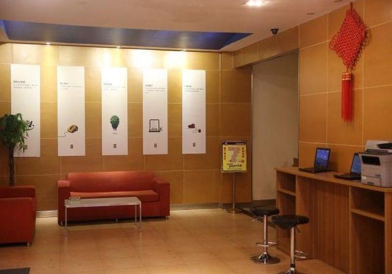 בית מלון כפרי 7 Days Inn Dalian Qian Shan Road Railway Station Food Street Branch