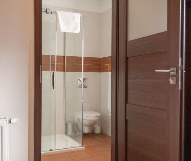 فندق Apartamenty Pod łysicą
