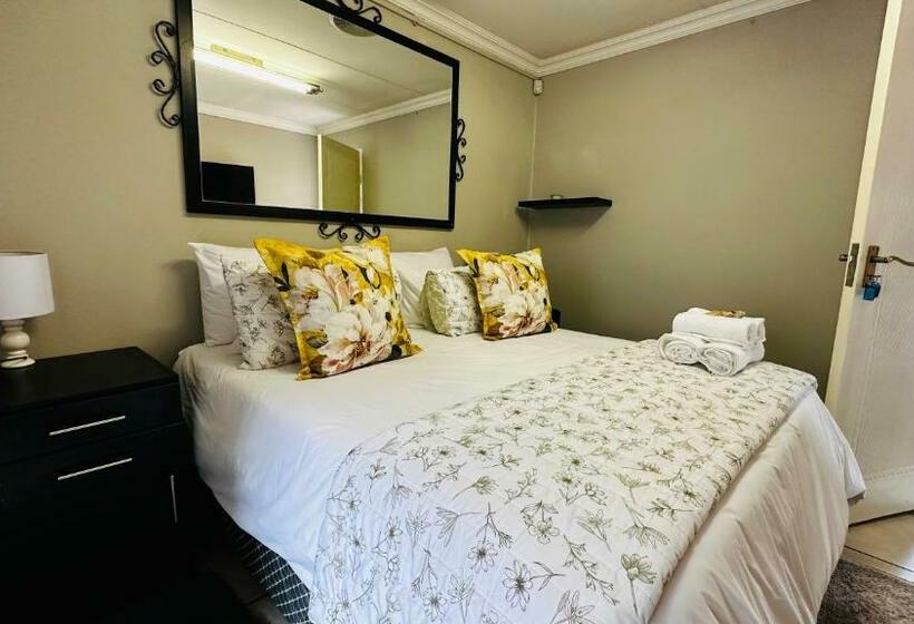 Отель Aspen Guest House No Loadshedding