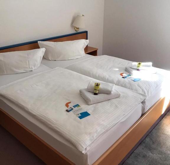 Landhotel Der Distelhof Mit Scheunencafé