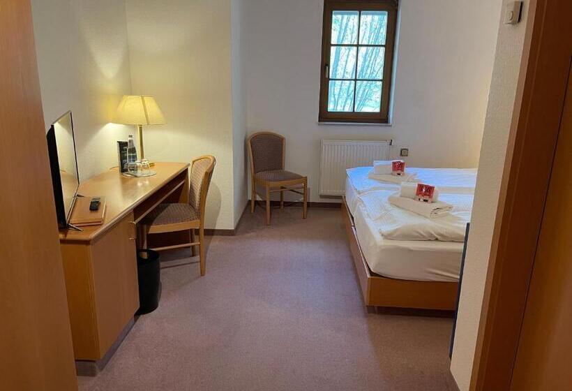 Landhotel Der Distelhof Mit Scheunencafé