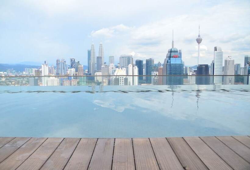 בית מלון כפרי Kl Skyline Hostel & Rooftop Infinity Sky Pool