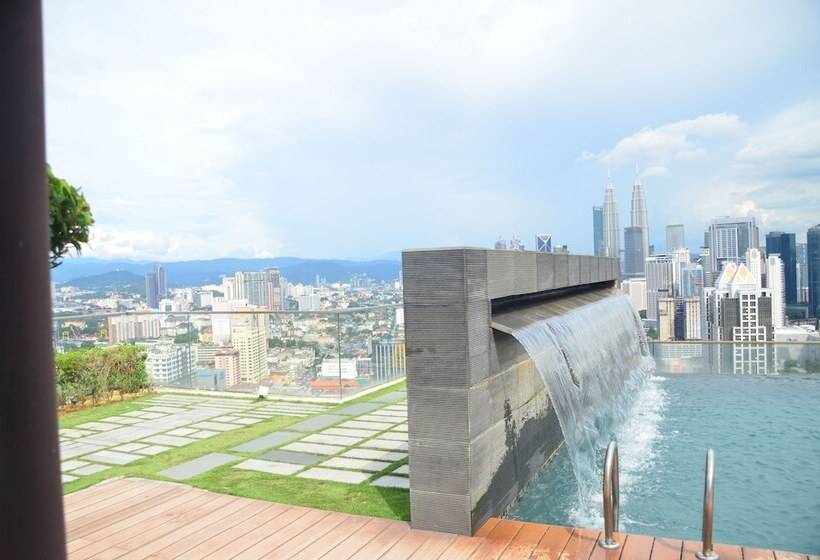 בית מלון כפרי Kl Skyline Hostel & Rooftop Infinity Sky Pool