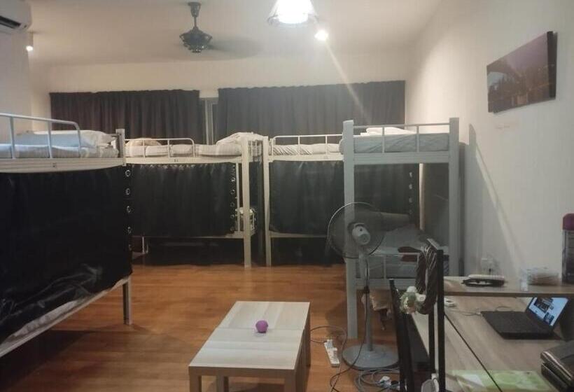 בית מלון כפרי Kl Skyline Hostel & Rooftop Infinity Sky Pool