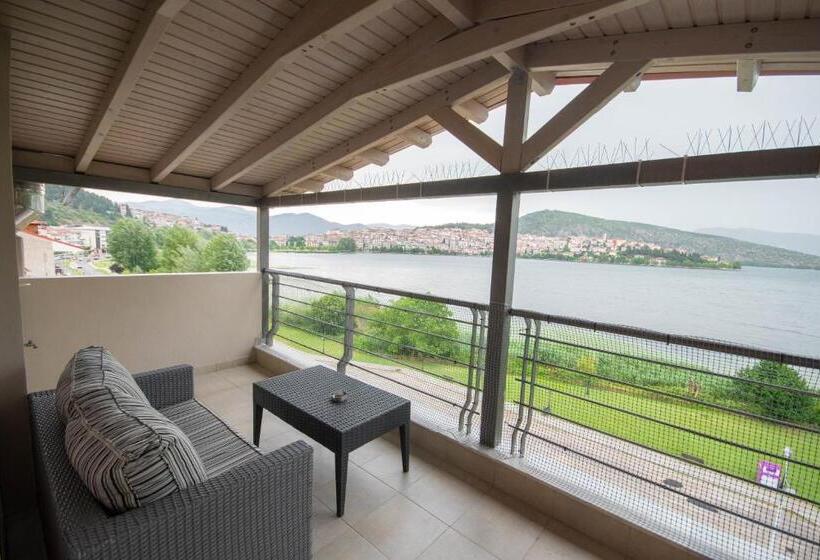 酒店 Paralimnio Suites