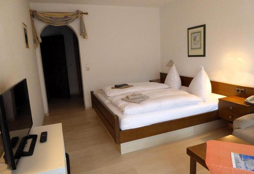 Отель Pension Gasthof Zum Lamm