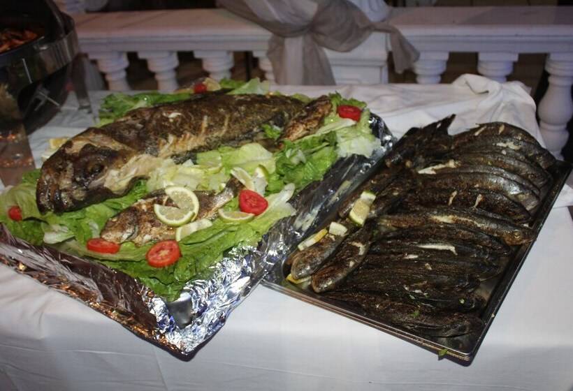 Отель Sun Holiday Beach Hôtel