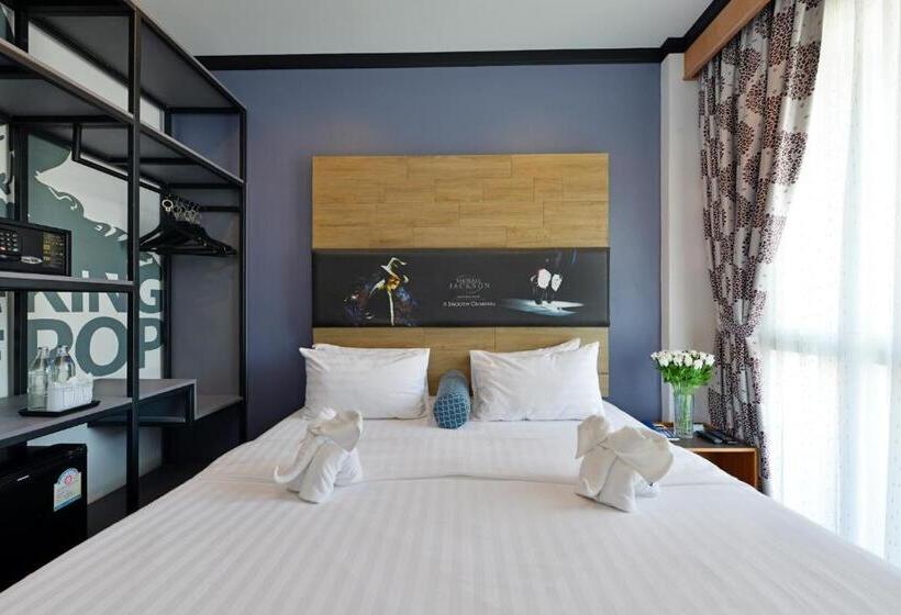 호텔 The River Scene