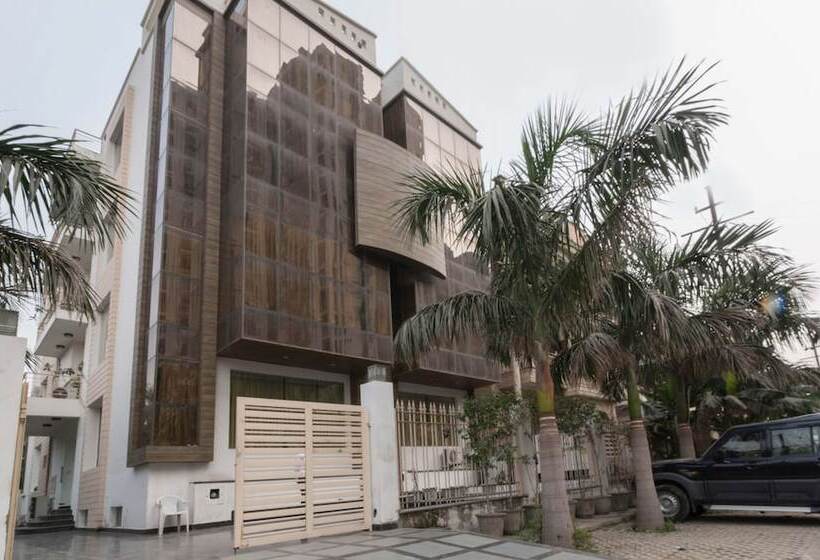 酒店 Treebo House Inn