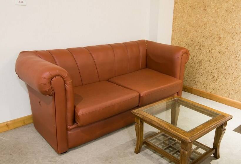 酒店 Treebo House Inn