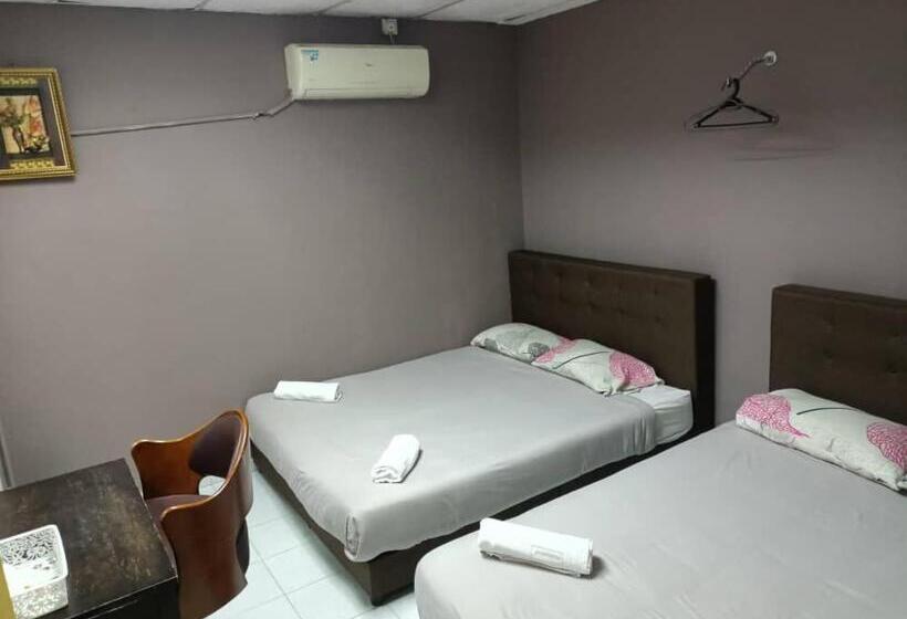 Hotel Tropicanna Pulai Point