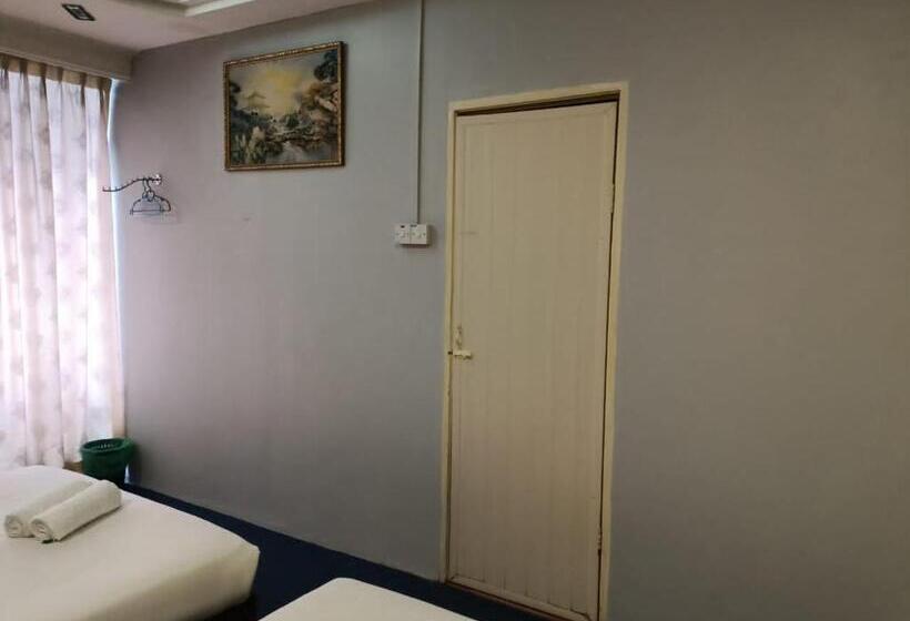 Hotel Tropicanna Pulai Point