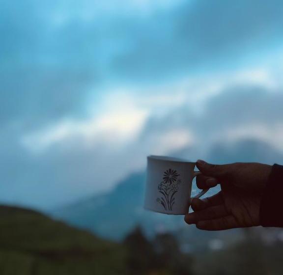 استراحتگاه Hill Top Individual Cottage Ooty