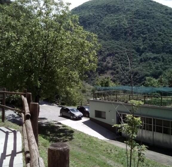 בית מלון כפרי Agriturismo Cascina Lert