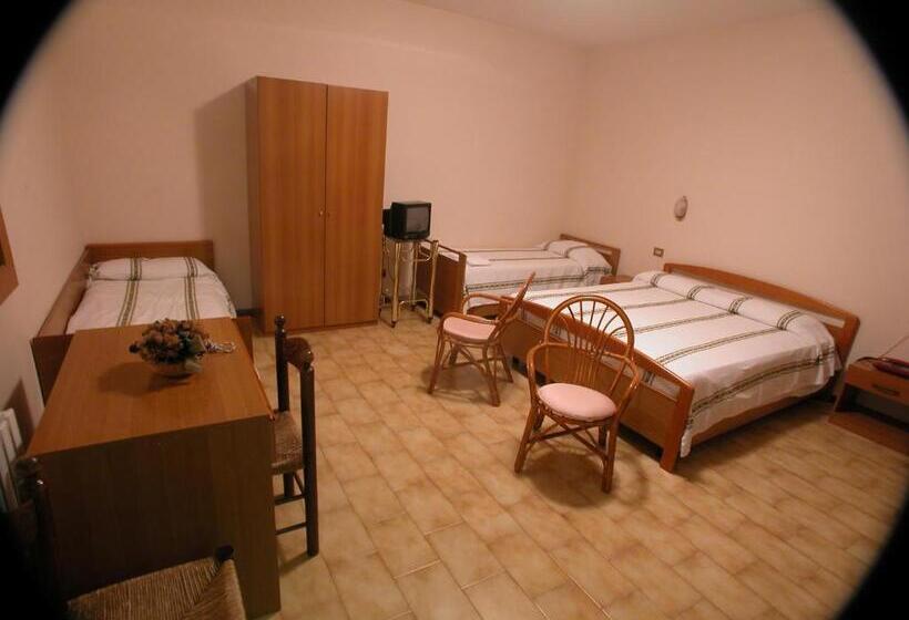 호텔 Albergo Ristoranteparco Alle Nocitra La Cascata Delle Marmore,labro E Valle Santa Di S Francesco