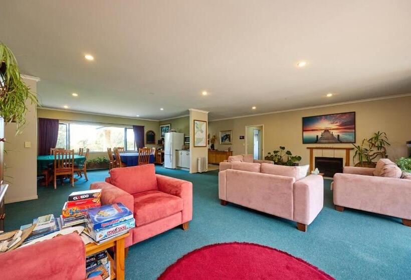 هتل Awatea Country Bed & Breakfast