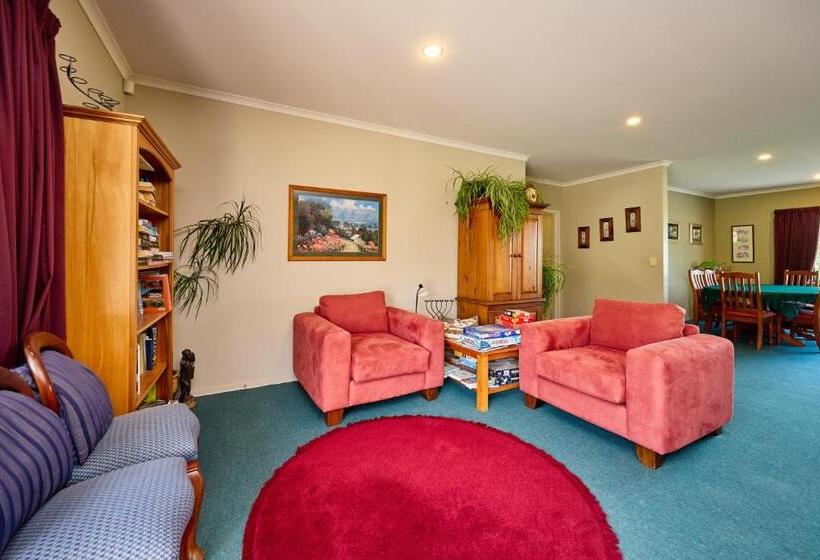 هتل Awatea Country Bed & Breakfast