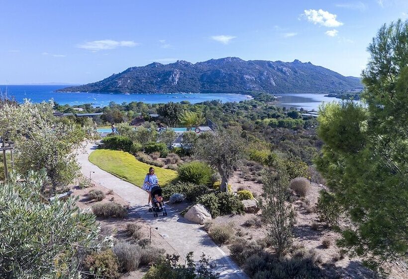 Отель Domaine Santa Giulia Palace