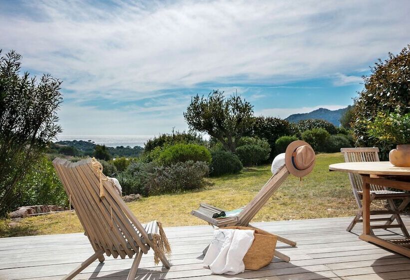 Отель Domaine Santa Giulia Palace