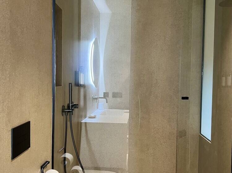 Отель Domaine Santa Giulia Palace