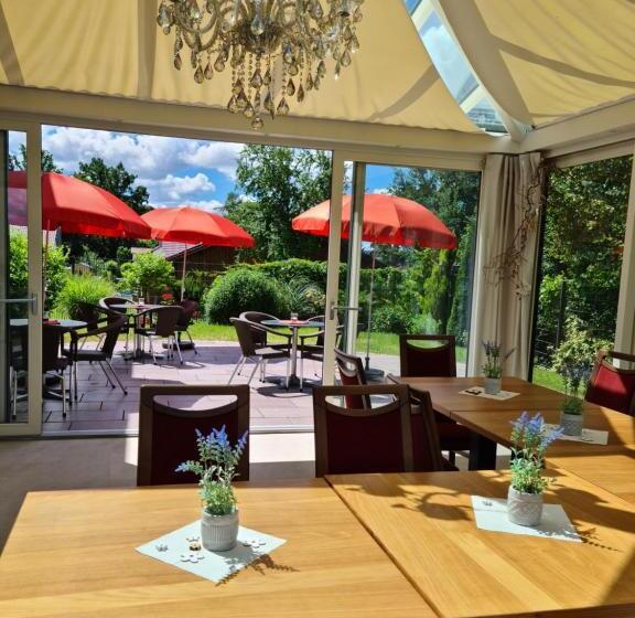 호텔 Gästehaus Staudenschloss