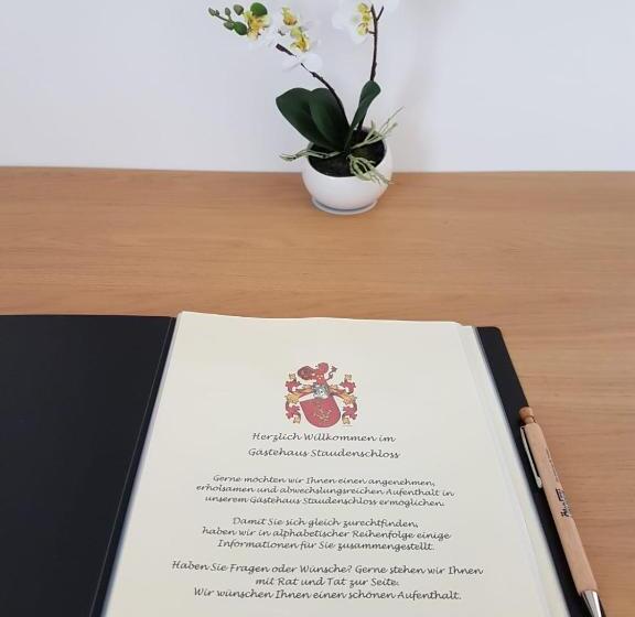 호텔 Gästehaus Staudenschloss