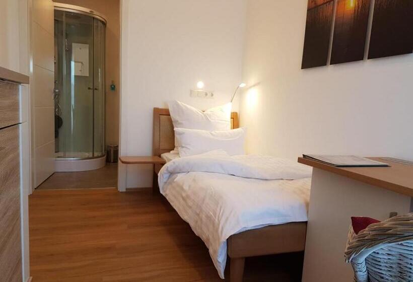 호텔 Gästehaus Staudenschloss