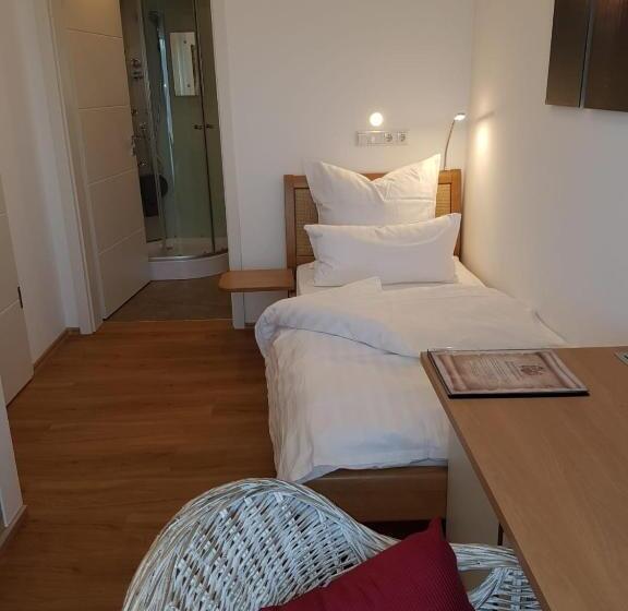 호텔 Gästehaus Staudenschloss