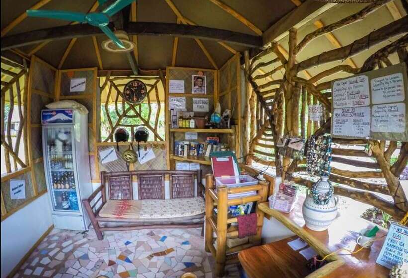 پانسیون Chelle S Guesthouse And Backpackers