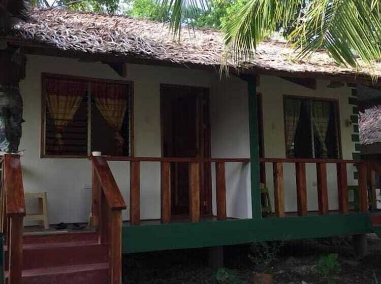 پانسیون Chelle S Guesthouse And Backpackers