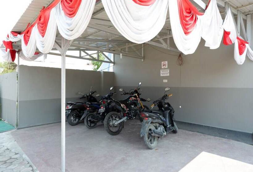 פנסיון Koolkost Near Rs Samaritan Palu