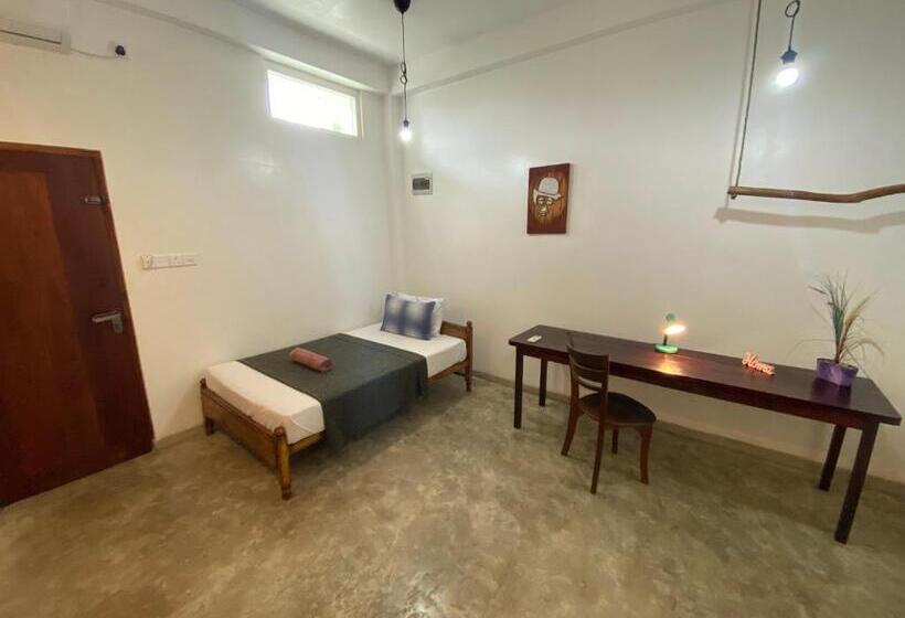 Пансион Mirage Beach House At Morava Court