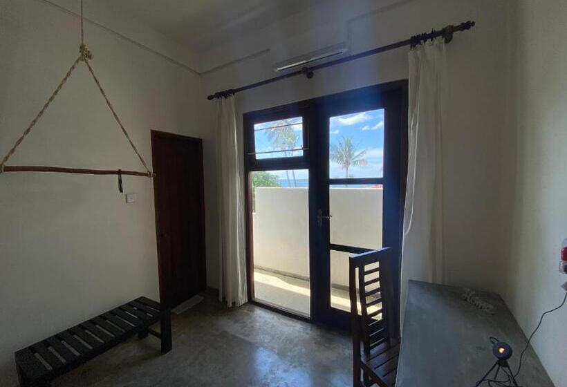 Пансион Mirage Beach House At Morava Court