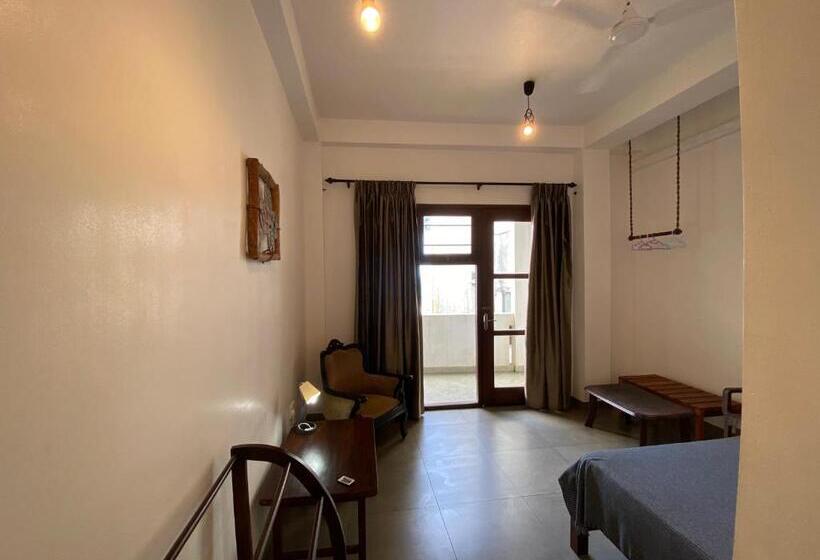 Пансион Mirage Beach House At Morava Court