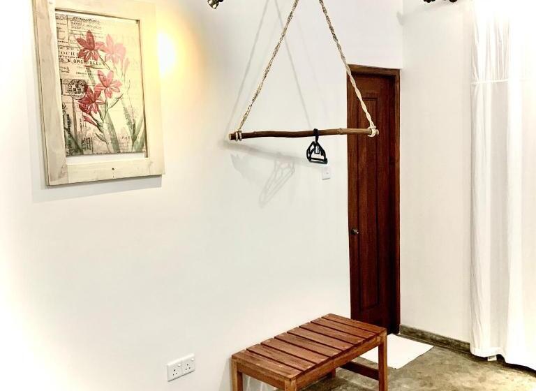 Пансион Mirage Beach House At Morava Court