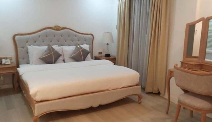 Queen Margarette Hotel   Main