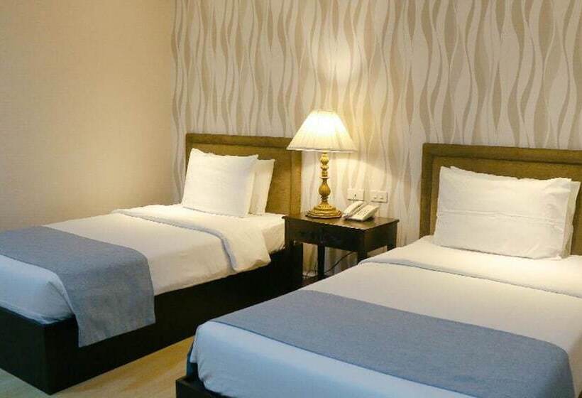 Queen Margarette Hotel   Main