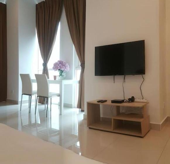 בית מלון כפרי Summertime Maritime Suites