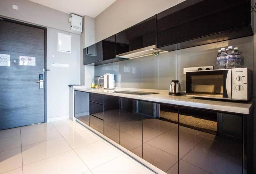 בית מלון כפרי Summertime Maritime Suites