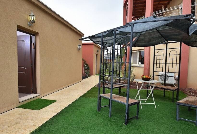 بنسيون Atzula Bagolan