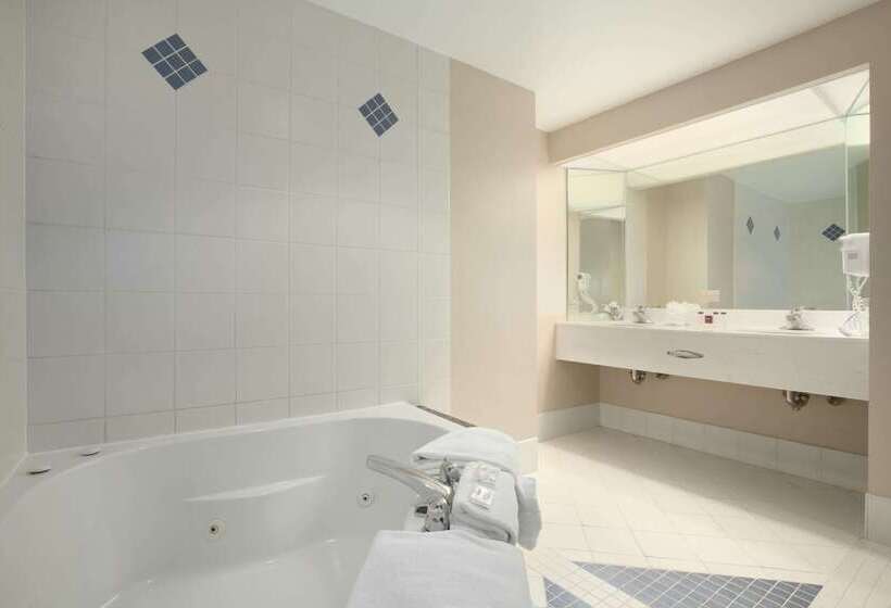 41 Lakefront Hotel, Trademark Collection By Wyndham