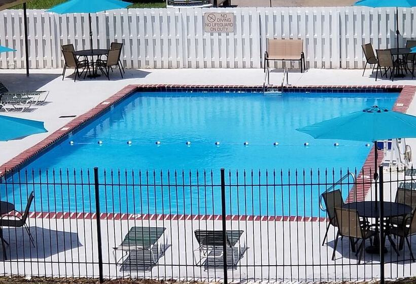 فندق Studio 6 Suites Memphis, Tn East Memphis