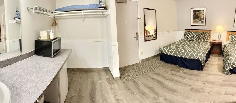 فندق Americas Inn And Suite