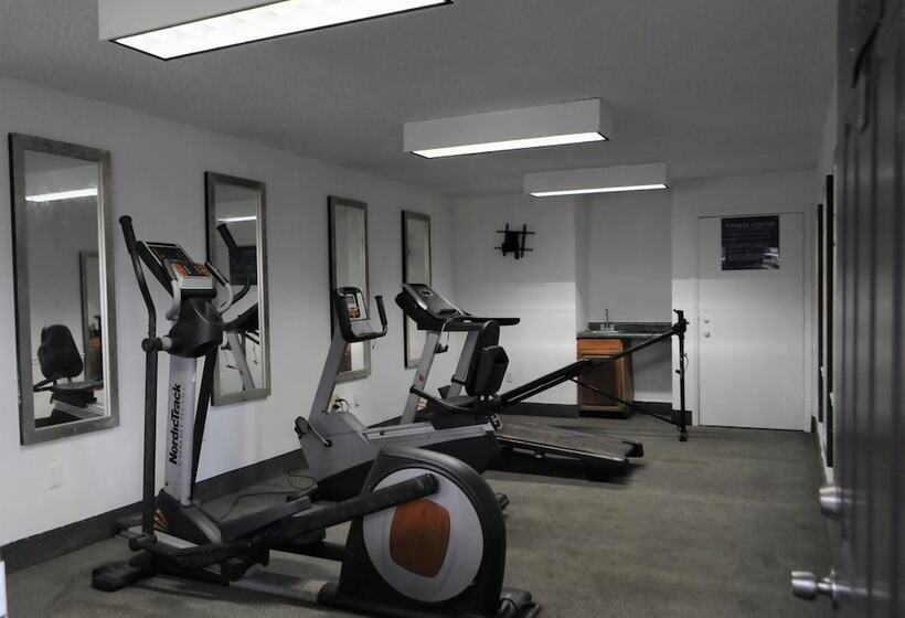 فندق Apm Inn And Suite