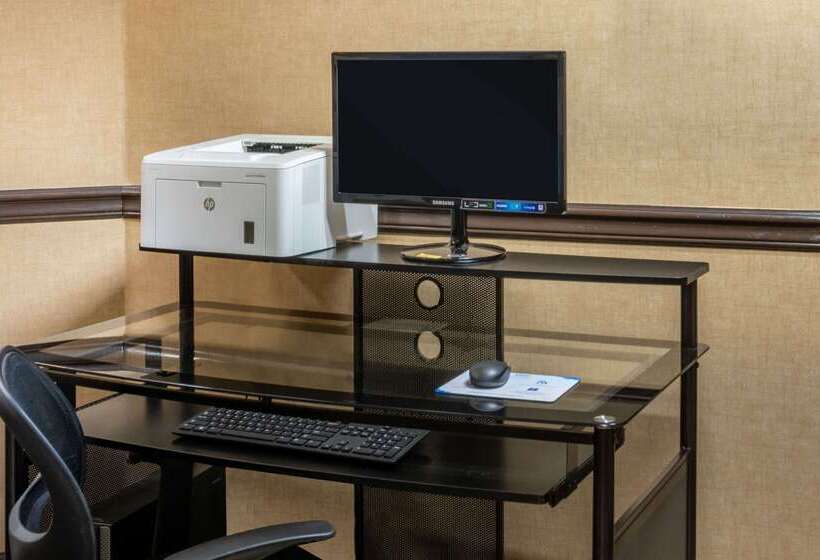 هتل Baymont By Wyndham Knoxville I75