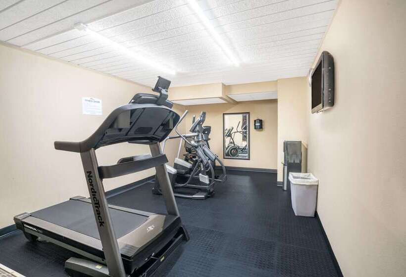 هتل Baymont By Wyndham Knoxville I75