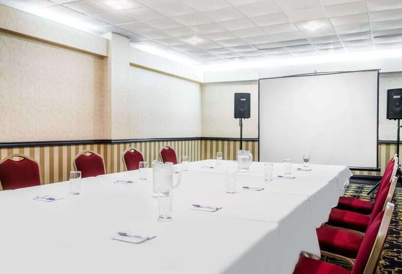 فندق Baymont By Wyndham Kokomo