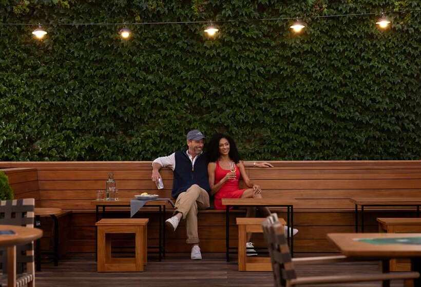 هتل Champlain Burlington, Curio Collection By Hilton