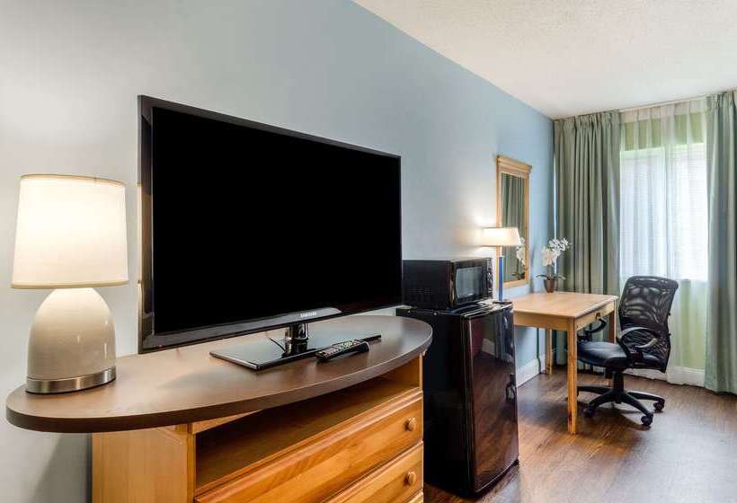 ホテル Clarion Inn Seekonk   Providence